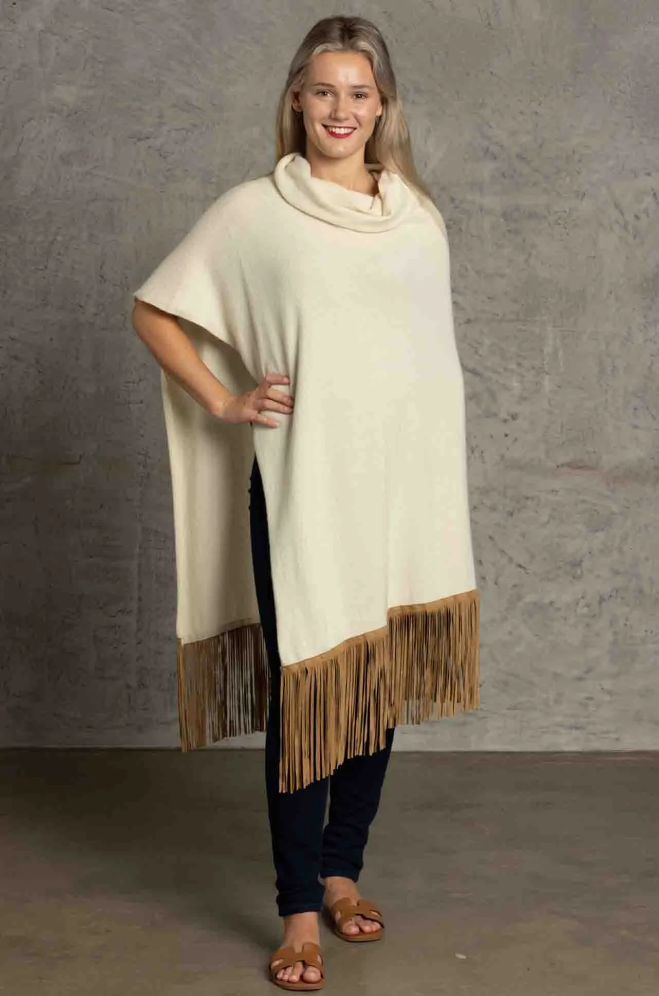 Frugone 1885 - Cashmere Poncho