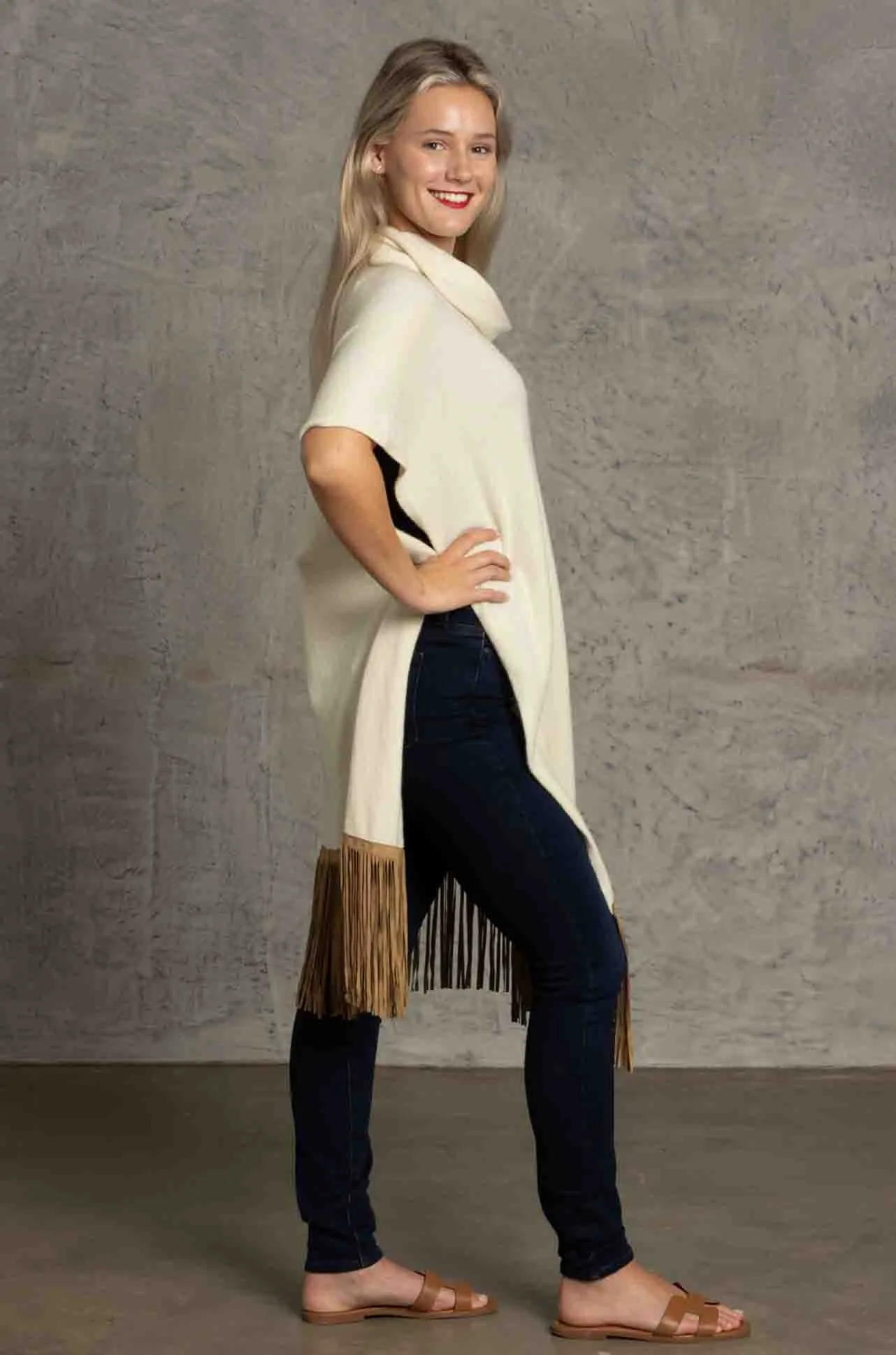 Frugone 1885 - Cashmere Poncho