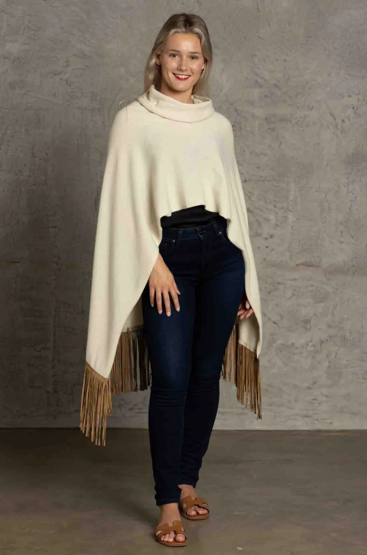 Frugone 1885 - Cashmere Poncho