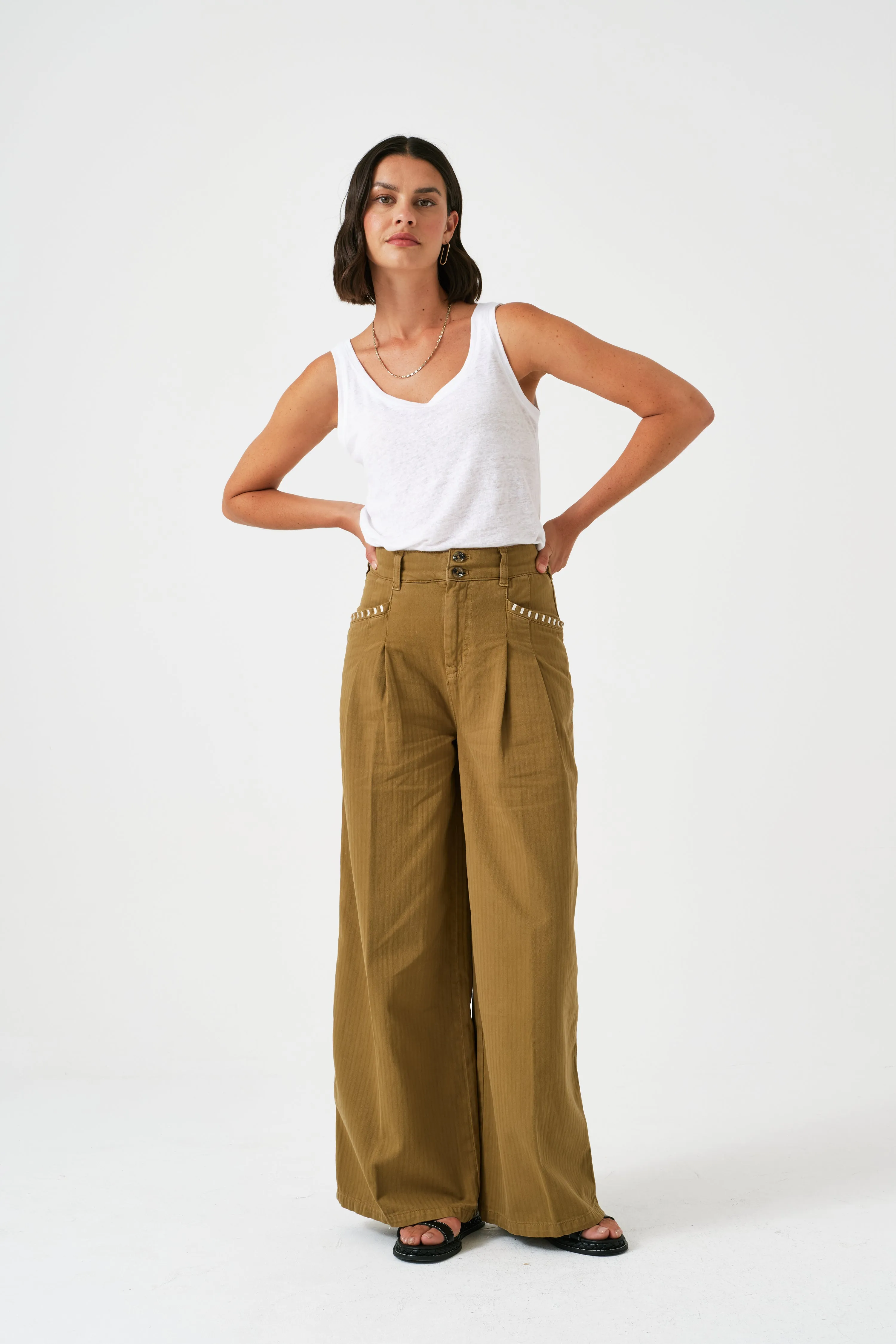 Isabella Pant in Olive