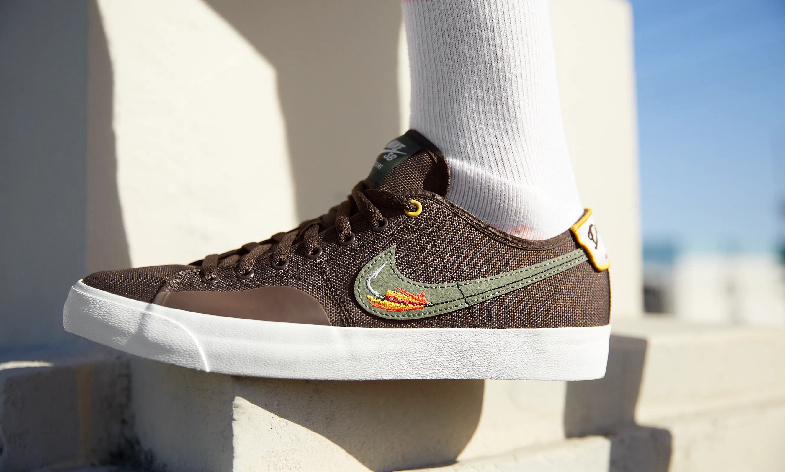 Nike SB Zoom Blazer Court DVDL - Baroque Brown/Light Bone/Dark Sulphur/Medium Olive