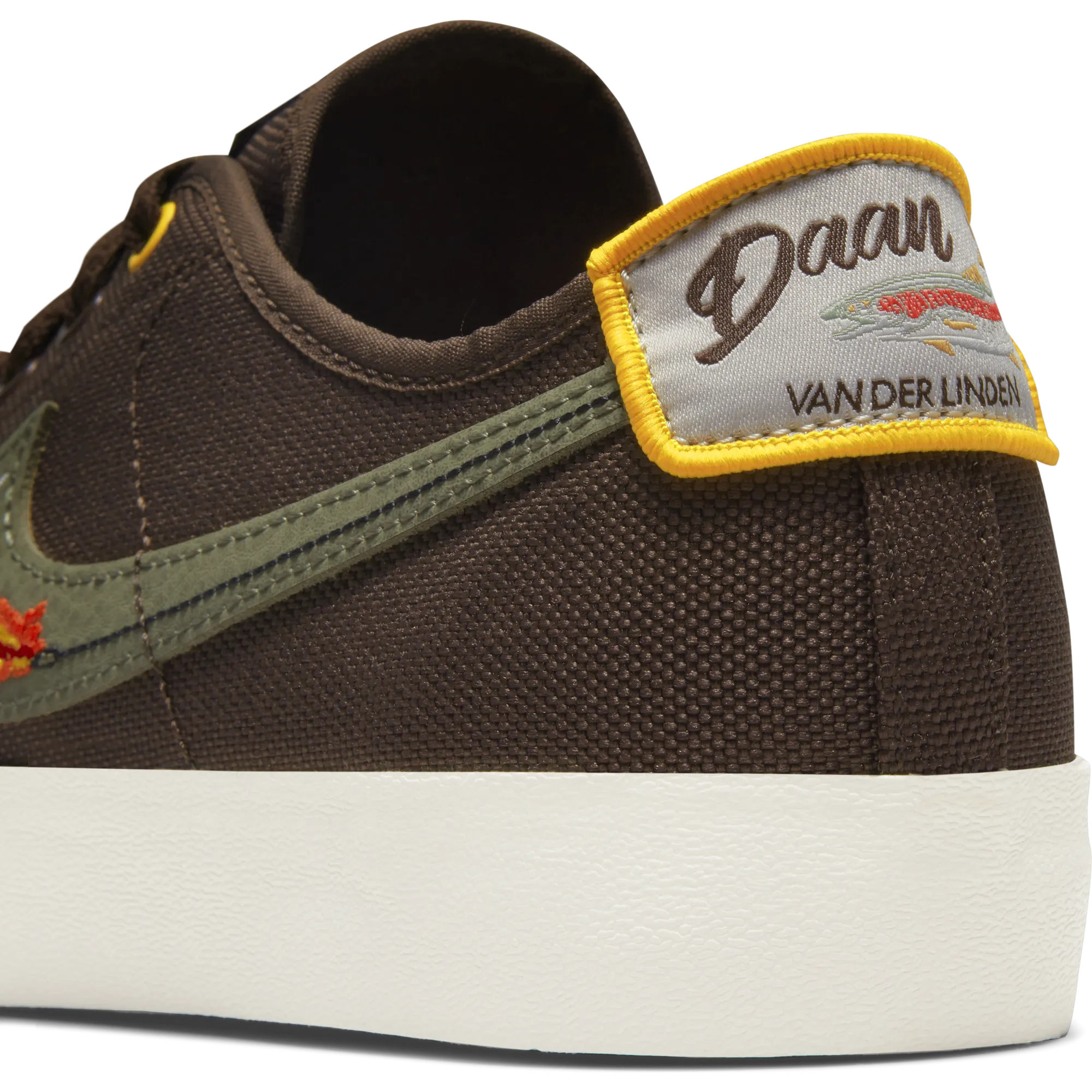 Nike SB Zoom Blazer Court DVDL - Baroque Brown/Light Bone/Dark Sulphur/Medium Olive