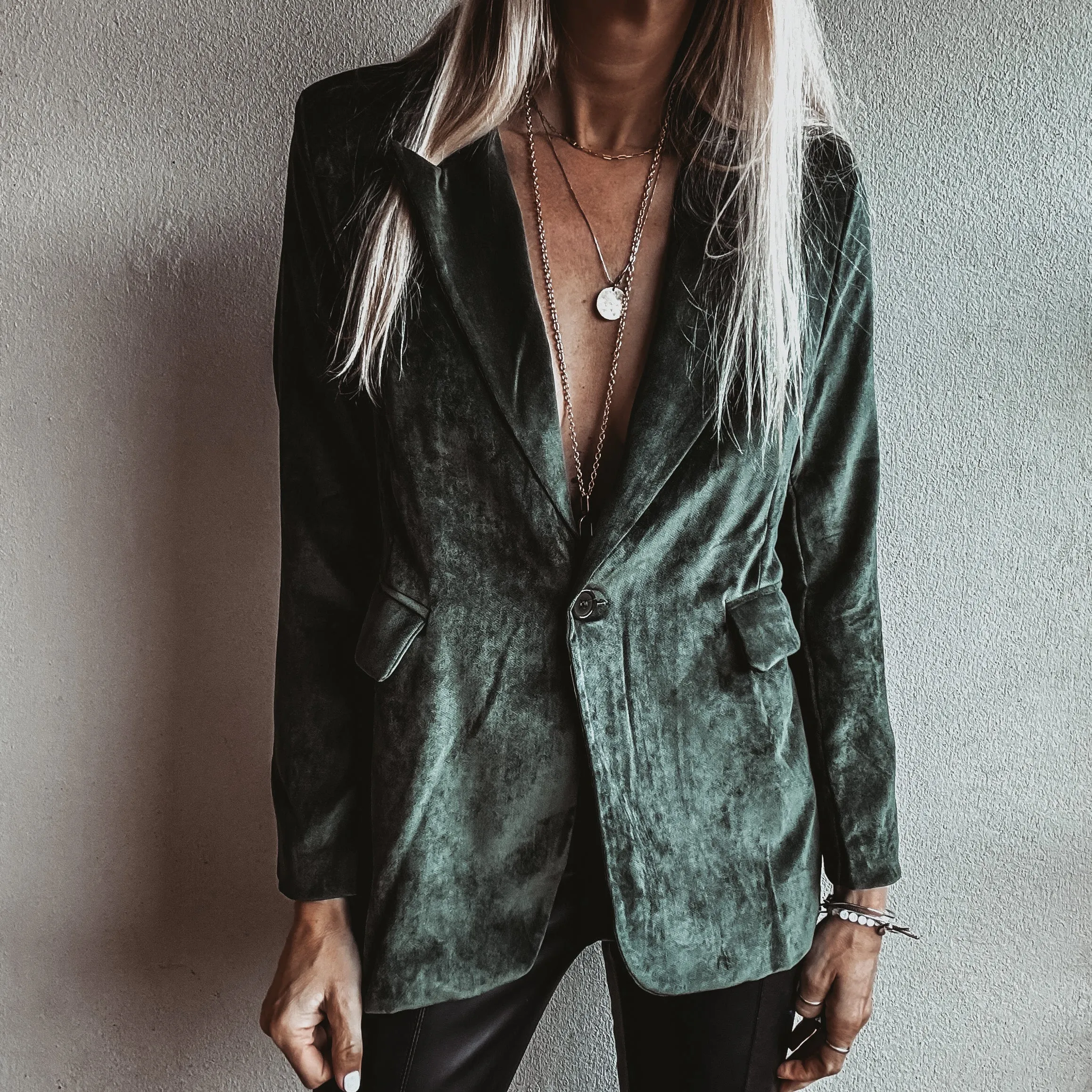 Olive Lyon velvet blazer *NEW*