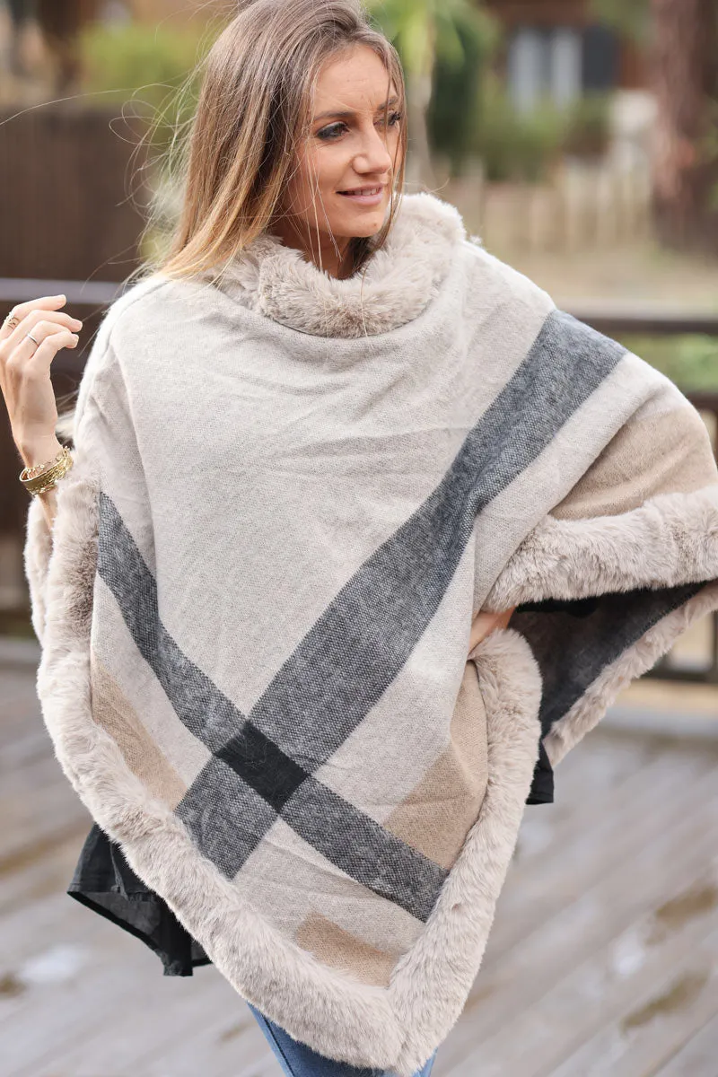 Poncho beige à rayures carreaux style tartan fausse fourrure