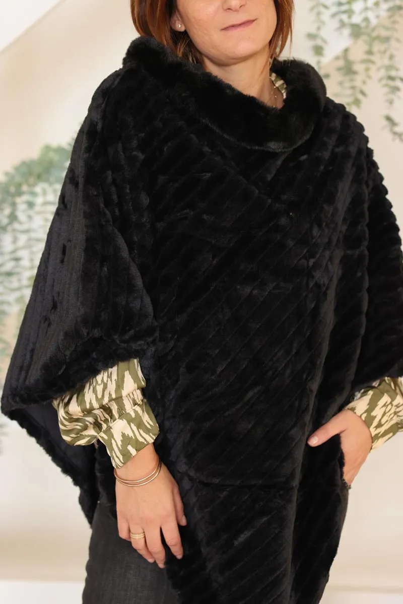 Poncho fausse fourrure noir