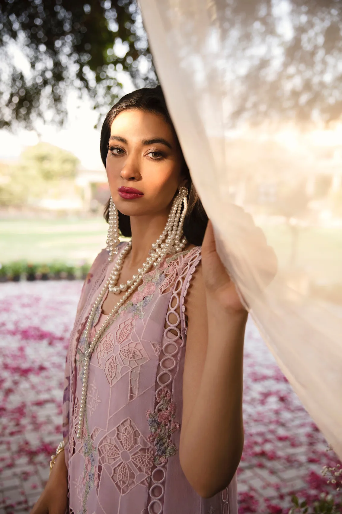 Sable Vogue Luxury Lawn Collection – IRIS