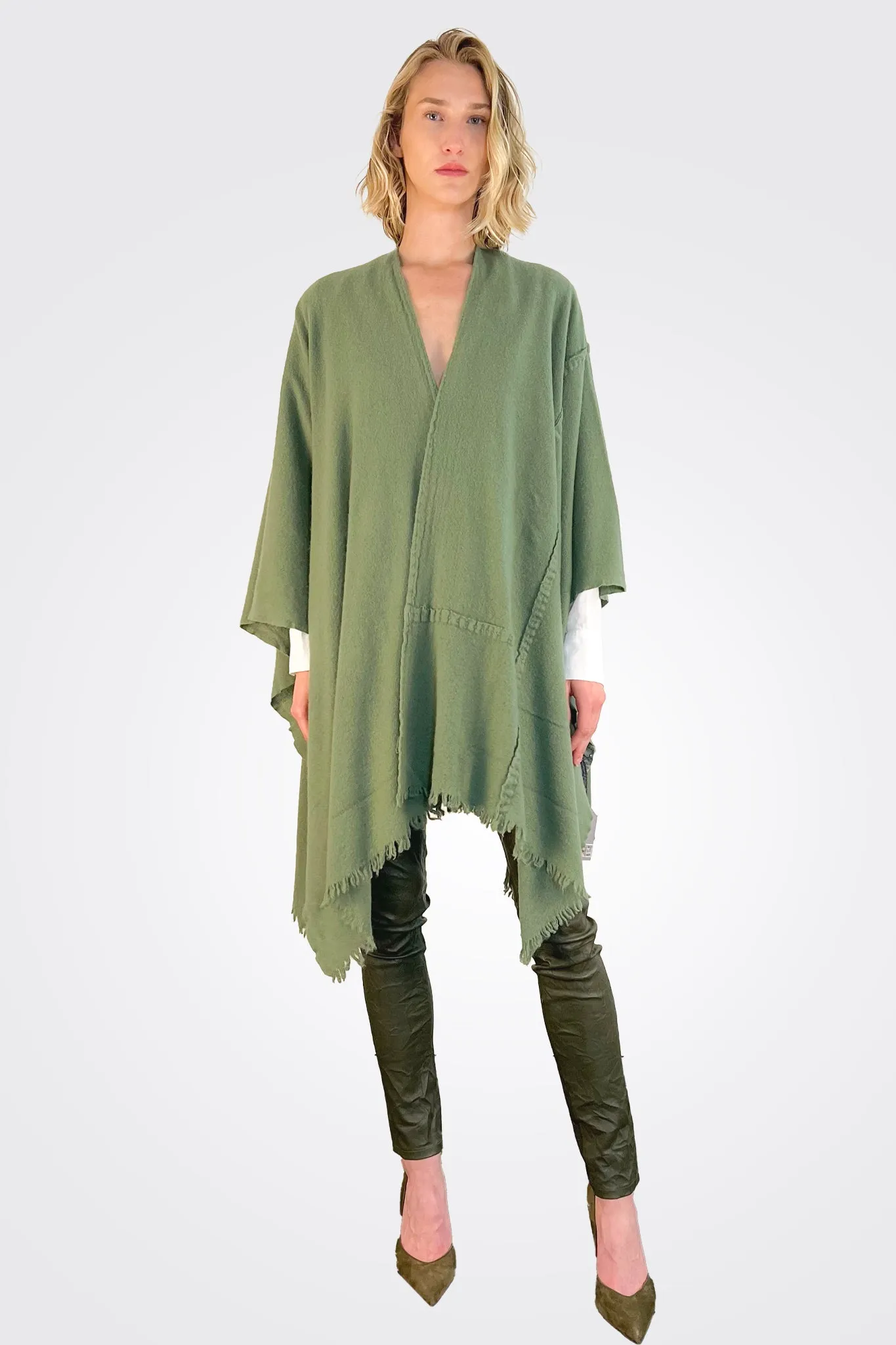 Stitch Detailed Poncho - Pesto