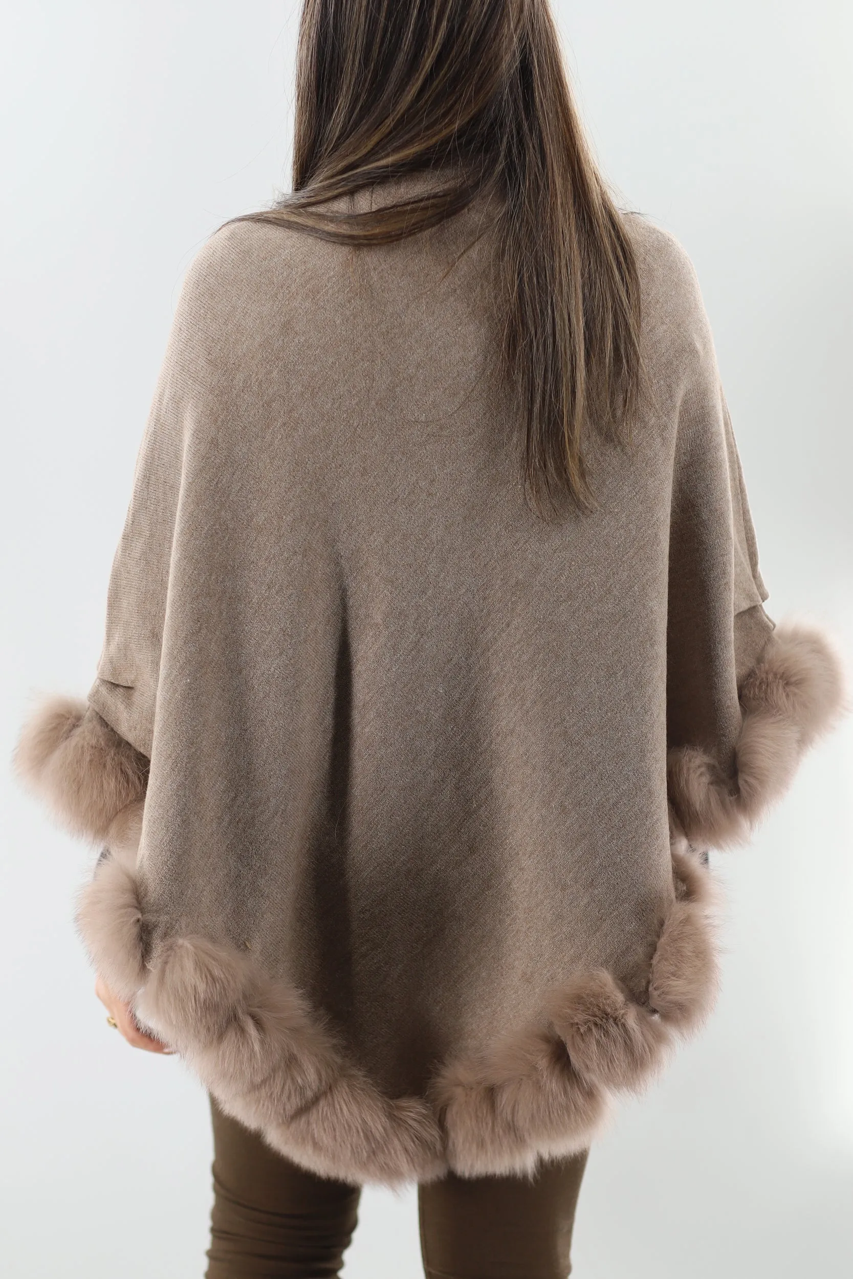 Stylish Poncho with Fur Trimming - Camel