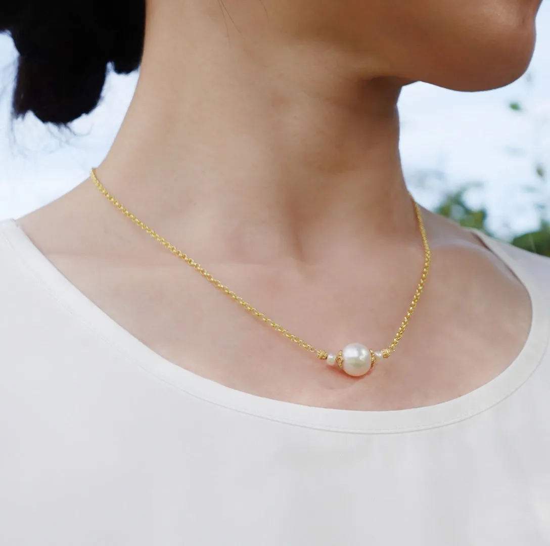 The Nine Gold Pearl Necklace and Earrings Set