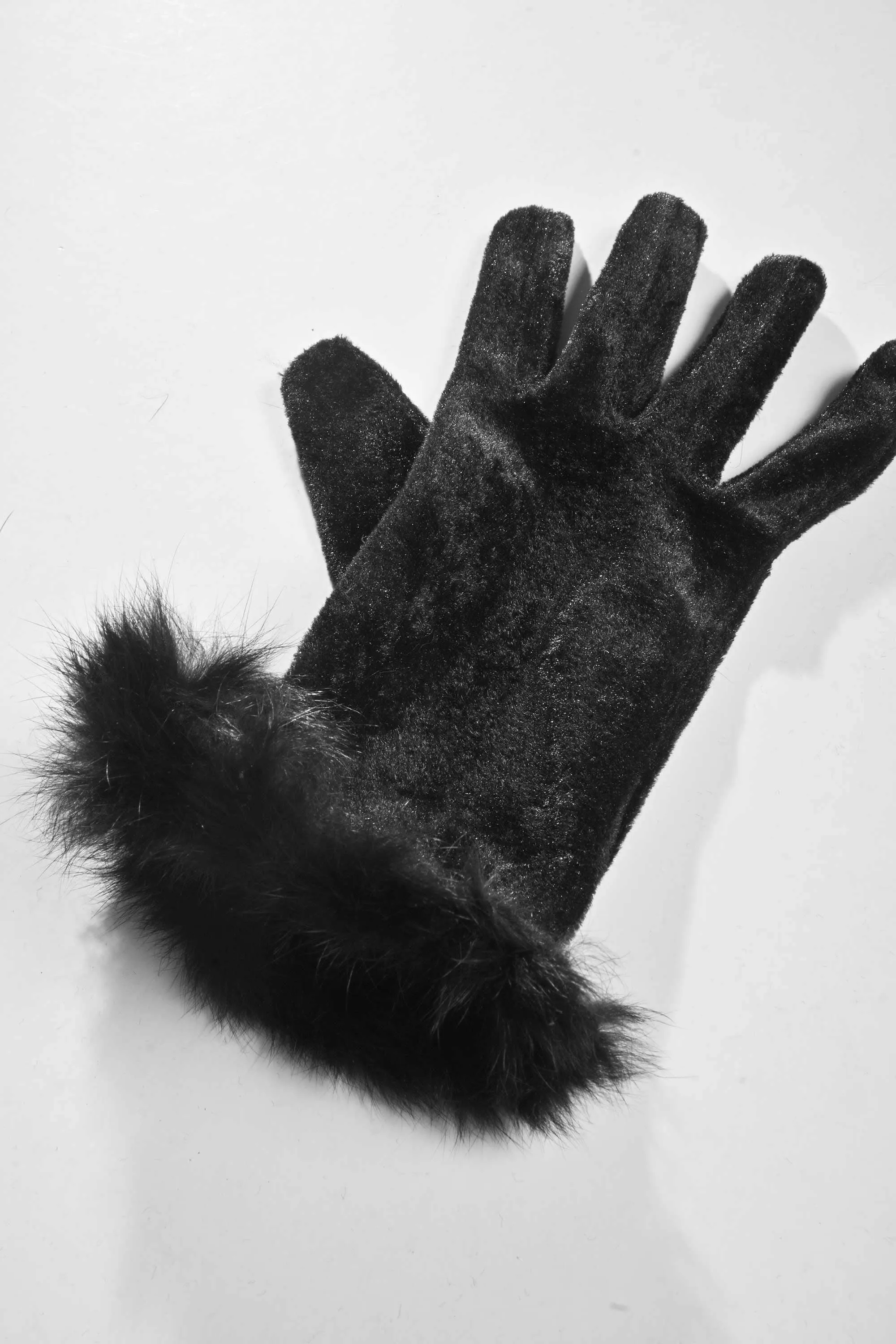 Women's Classic Velvet Gloves