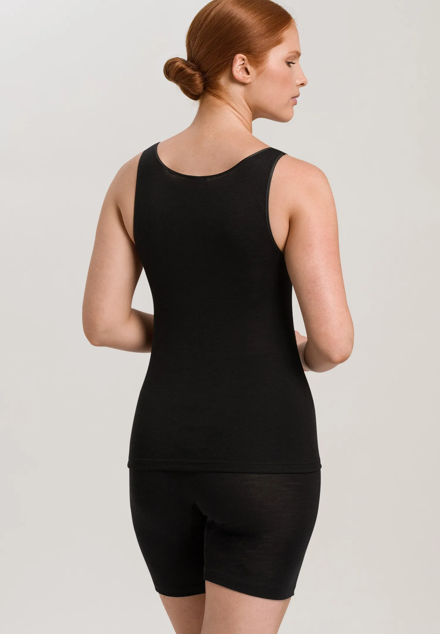 Woolen Silk W Wool And Silk V-Neck Tank Top | Black 71416-018