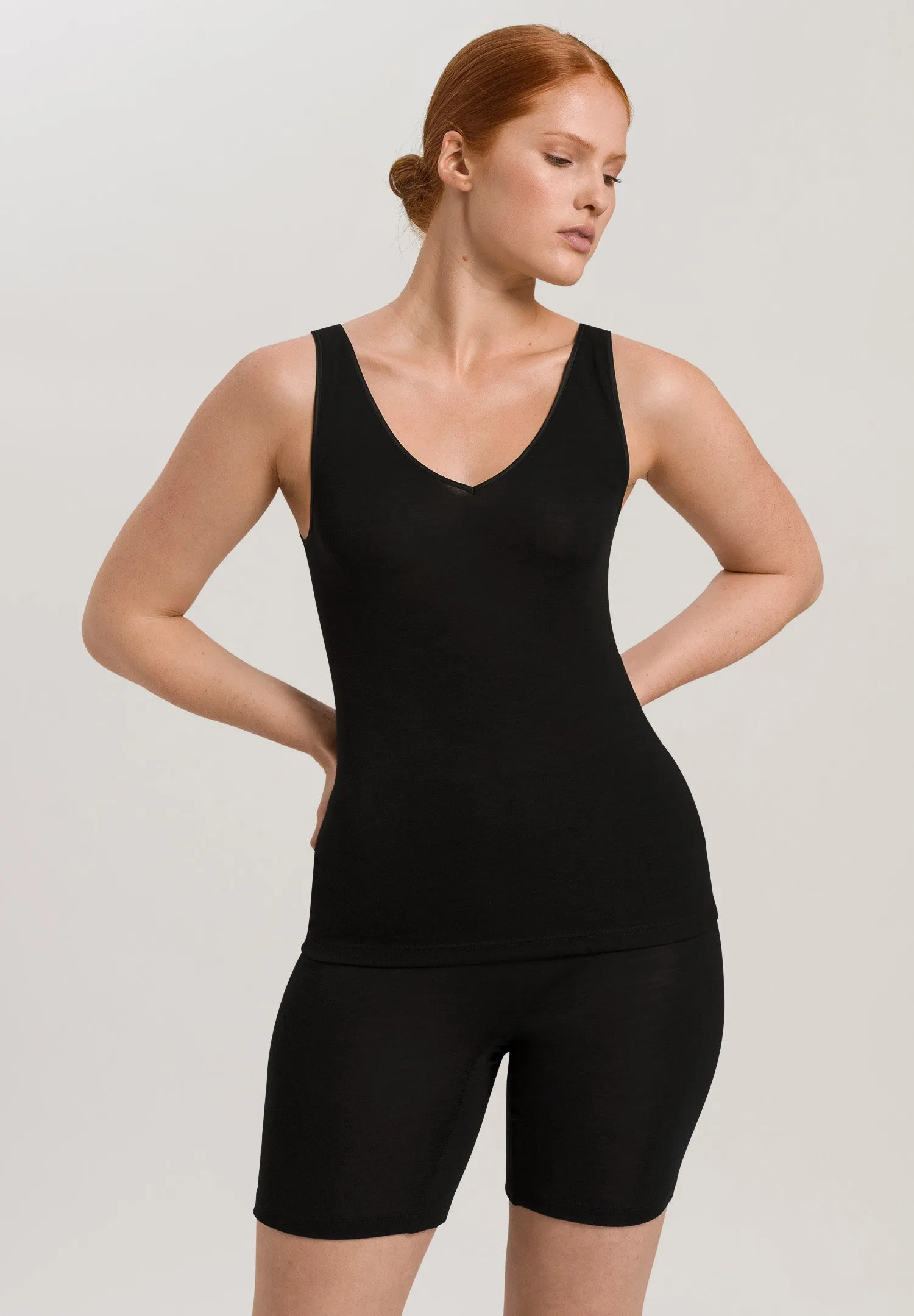 Woolen Silk W Wool And Silk V-Neck Tank Top | Black 71416-018